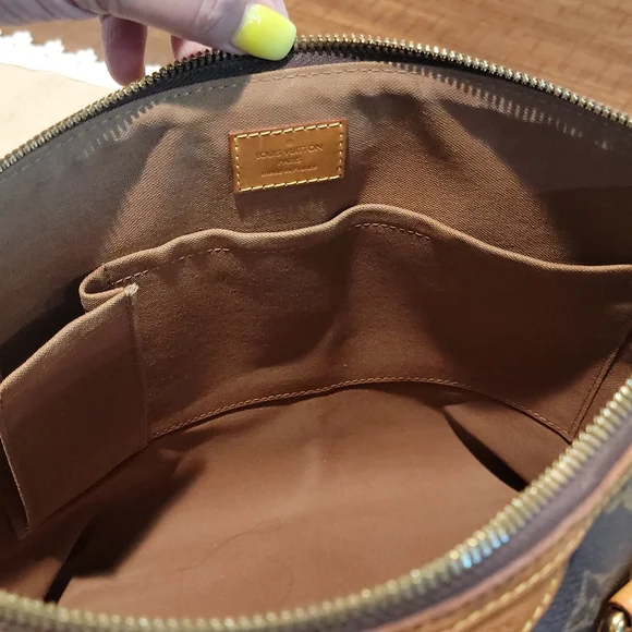 🎉SOLD🎉  Authentic Louis Vuitton Palermo MM bag - Picture 13 of 15